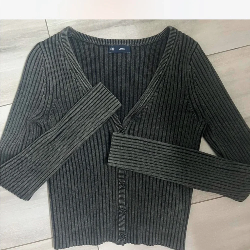 Gap Ribbed Crop Cardigan - Picture 2 of 2